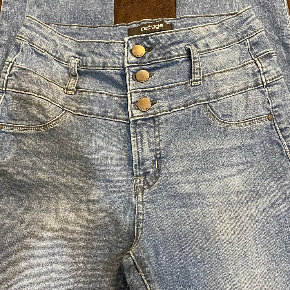 refuge 2 Skinny Super Stretchy High Rise Jeans - The Amazing Jean.